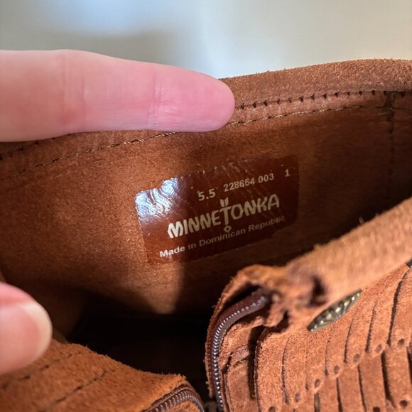 NWOT Minnetonka Brown Suede Moccasins with Fringe - Picture 7 of 11